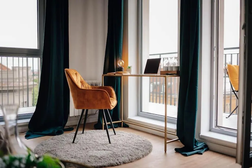 Cavallo Romantic Rooftop L Studio City Center Balcony Apartment Prague