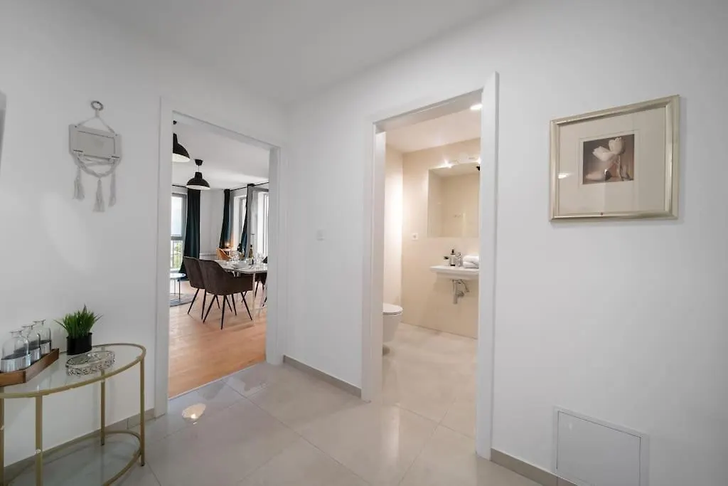 Cavallo Romantic Rooftop L Studio City Center Balcony Apartment Prague 0*,  Czech Republic