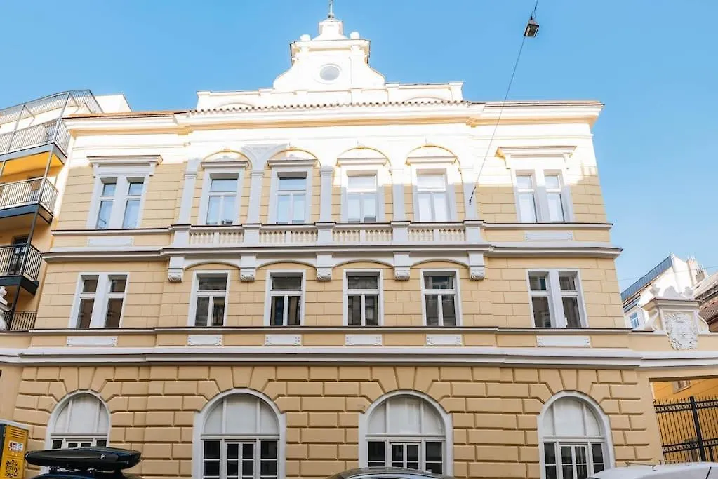 Cavallo Romantic Rooftop L Studio City Center Balcony Apartment Prague Czech Republic